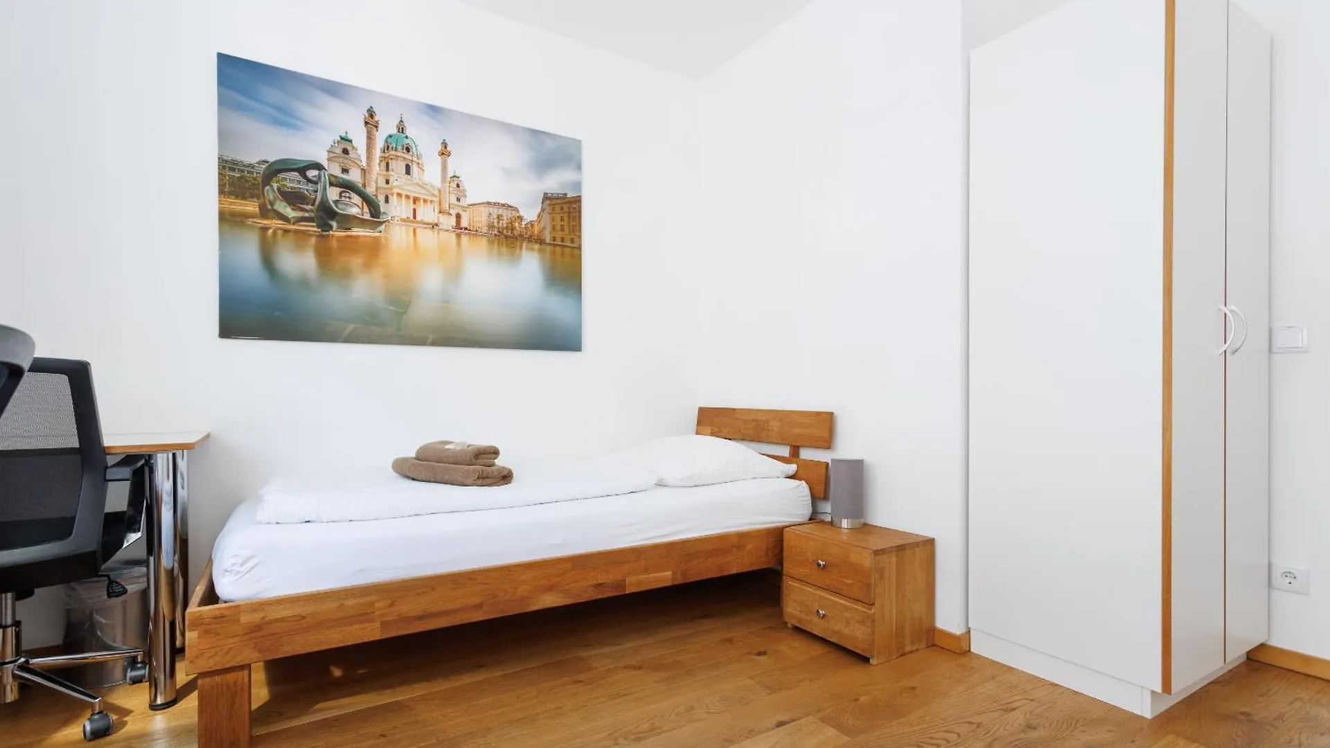 Spacious Group Apartment With Balcony Vienna Austria