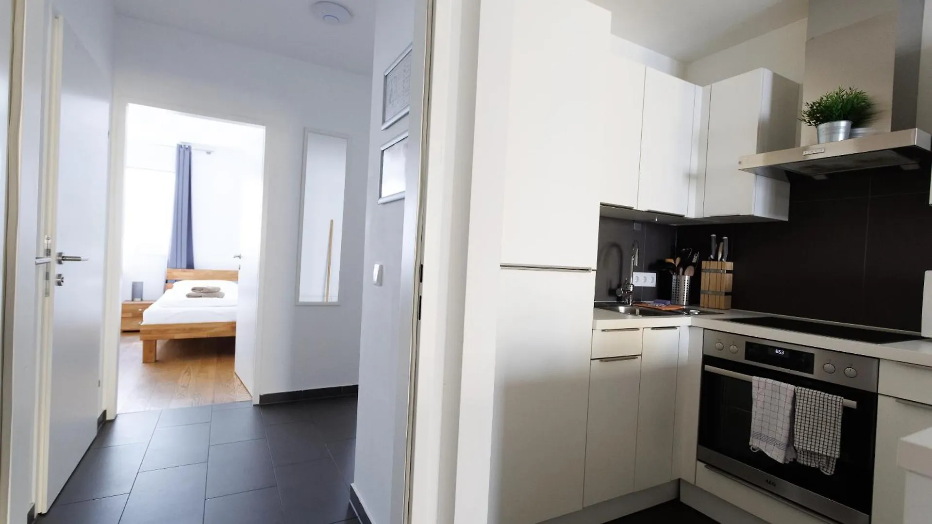 Spacious Group Apartment With Balcony Vienna