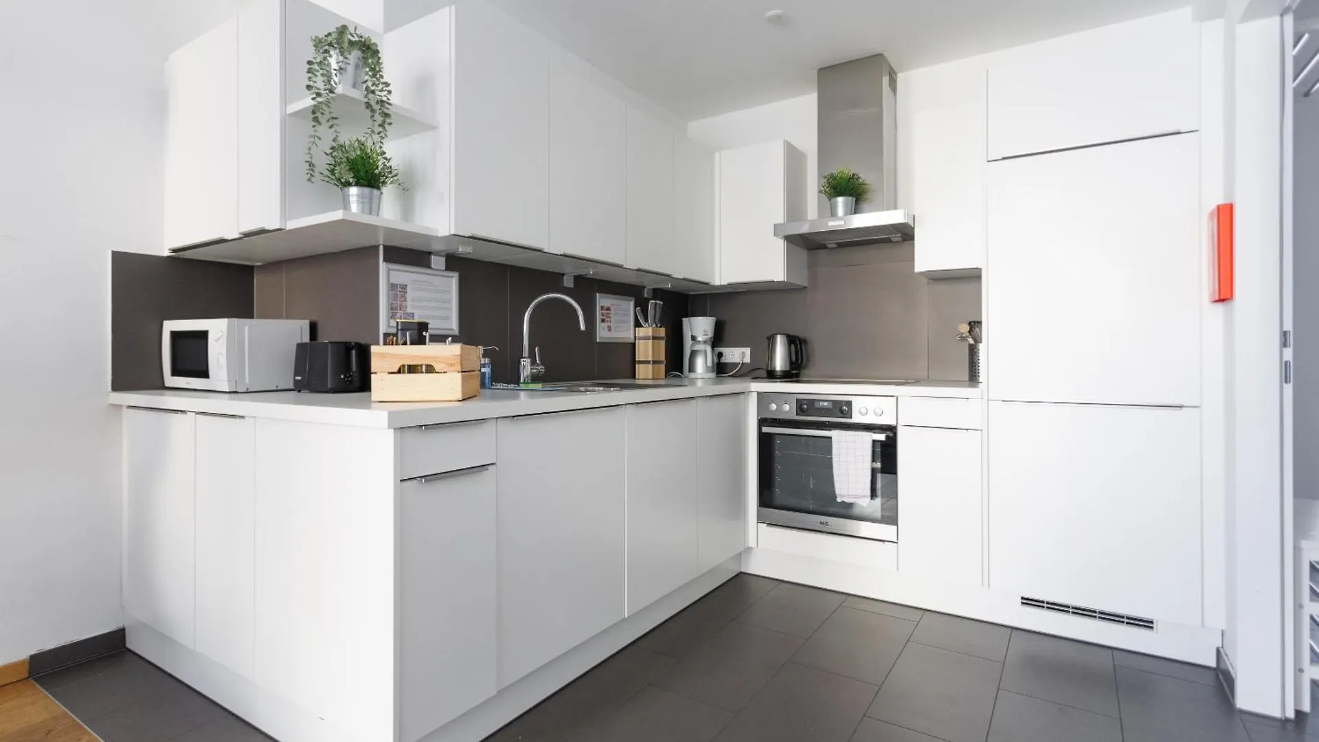 Spacious Group Apartment With Balcony Vienna